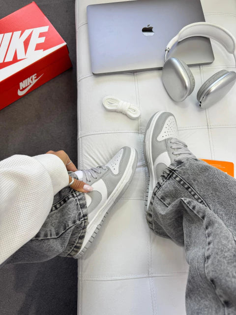 Dunk SB Branco/Cinza