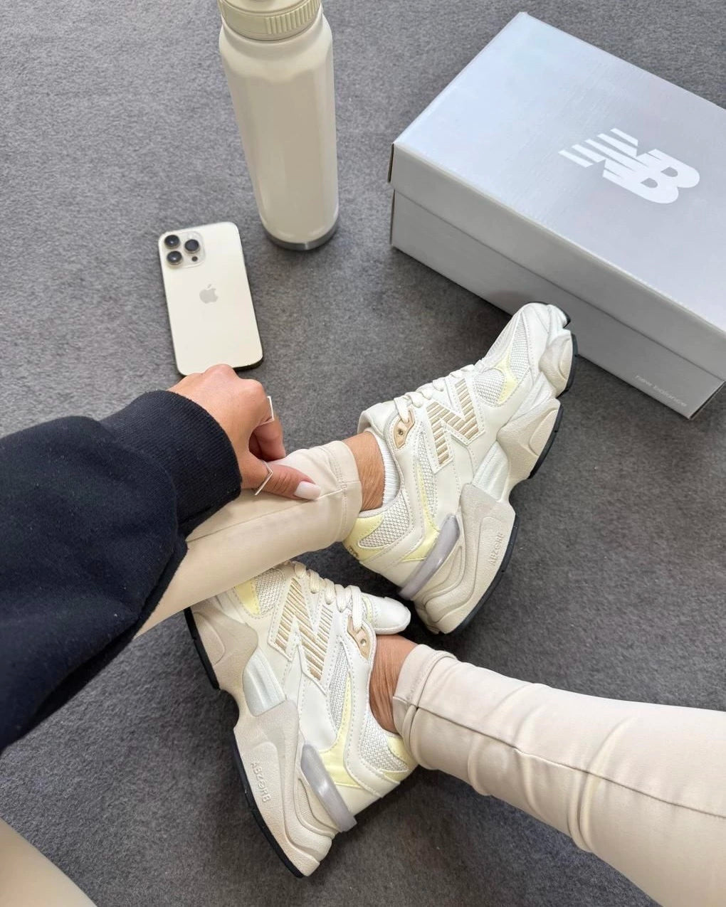 New 9060 Creme