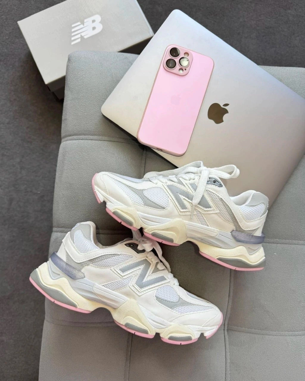 New 9060 White/Pink