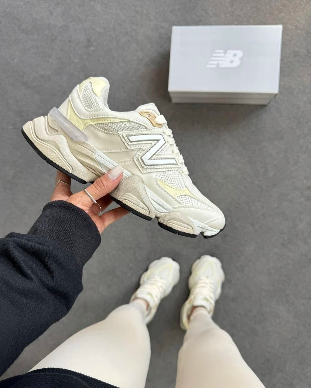 New 9060 Creme