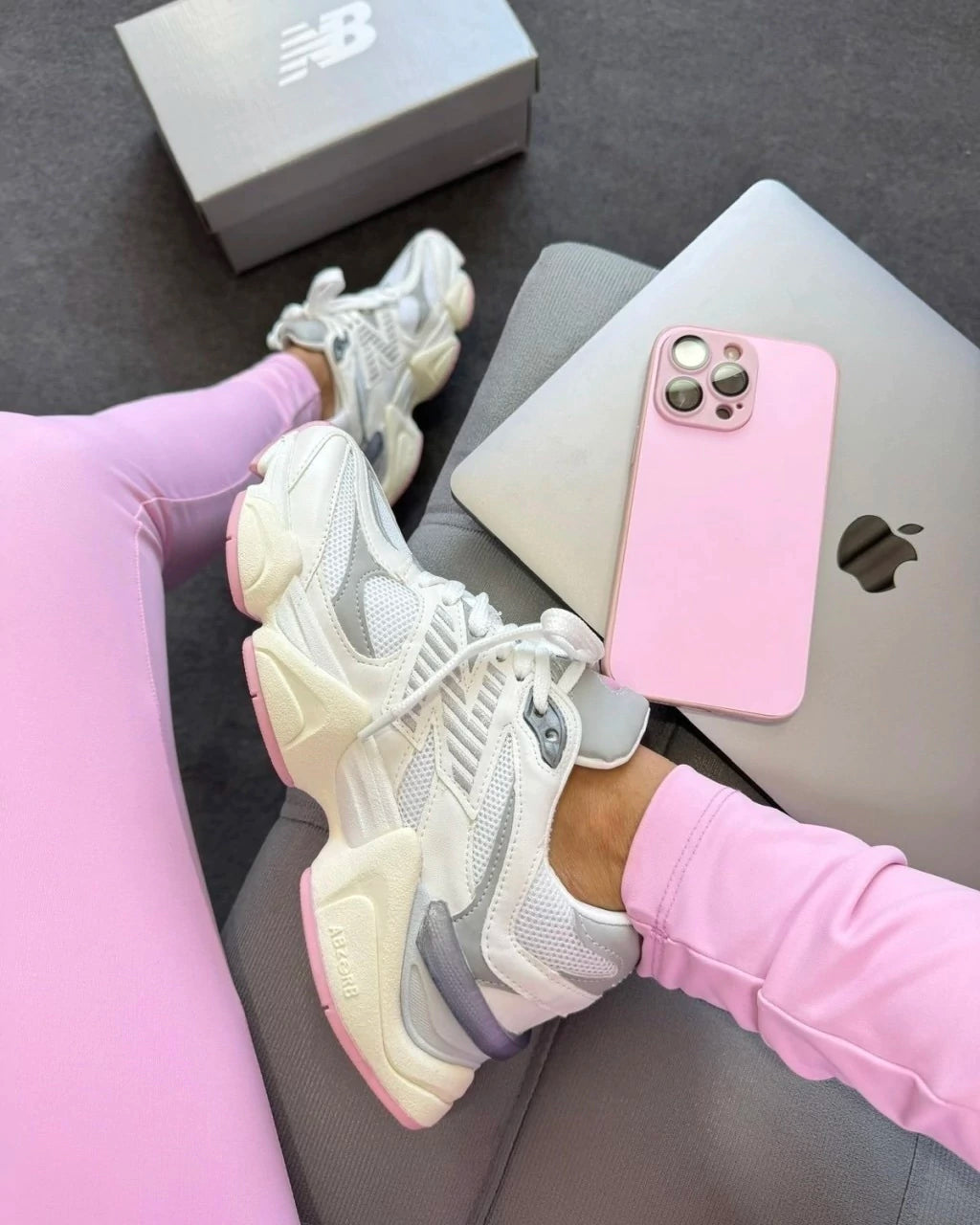 New 9060 White/Pink